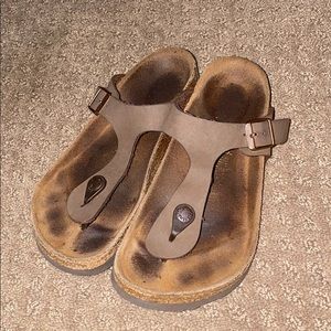 Gizeh Birkenstock’s in Mocha